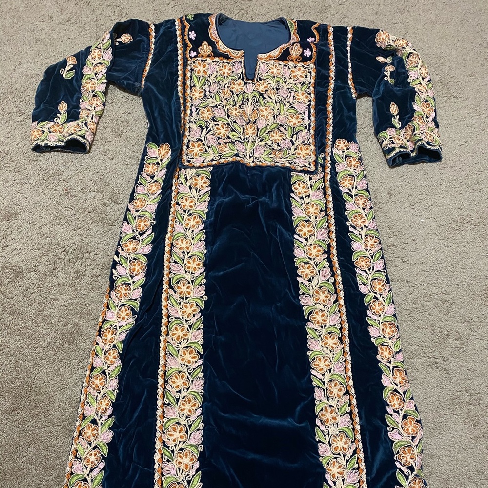 Palestinian dress thobe henna velvet machine made